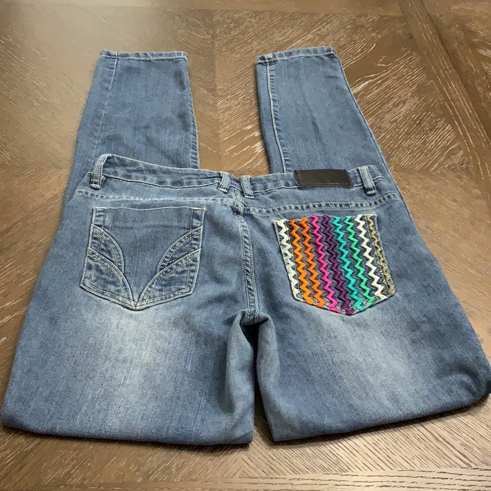COOGI straight leg medium blue wash colorful pocket jean Size 10 - Picture 8 of 17